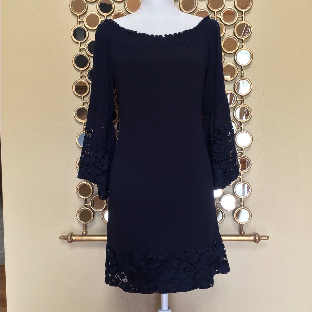 Navy Lace Up Dress!